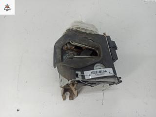 замок двери передней правой Audi A4 B5 1996, 2.8 л., бензин, АКПП, синий, универсал, 8D1837016E