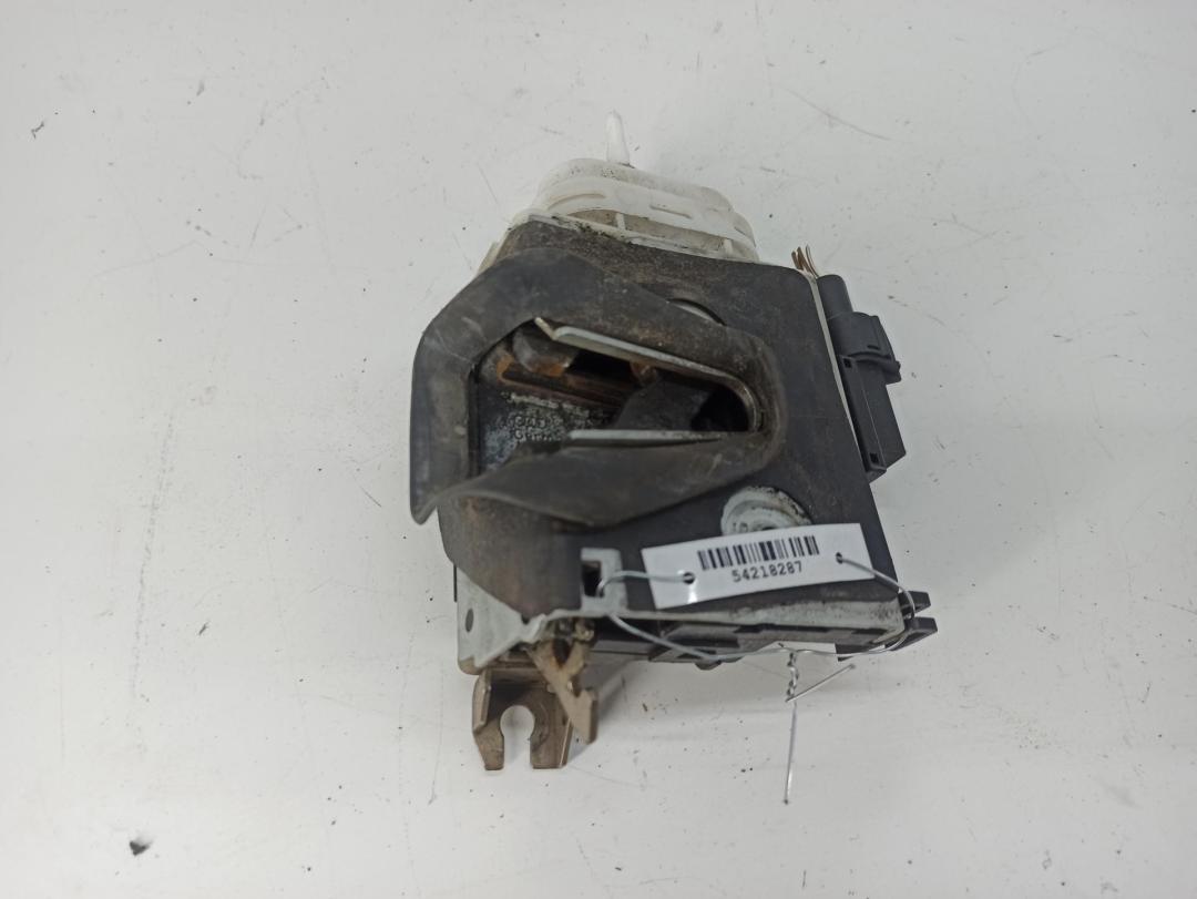 замок двери передней правой Audi A4 B5 1996, 2.8 л., бензин, АКПП, синий, универсал, 8D1837016E