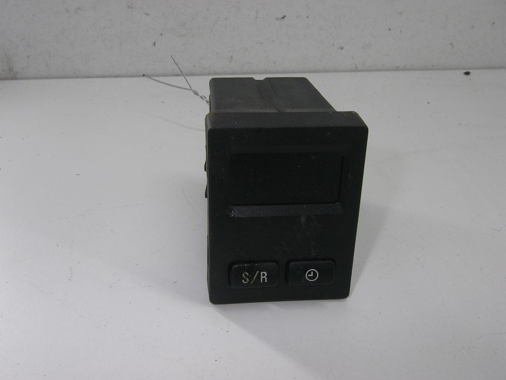 часы BMW 3 E36 1994, 1.6 л., бензин, МКПП, зелёный, хетчбэк 3 дв., 62138361115