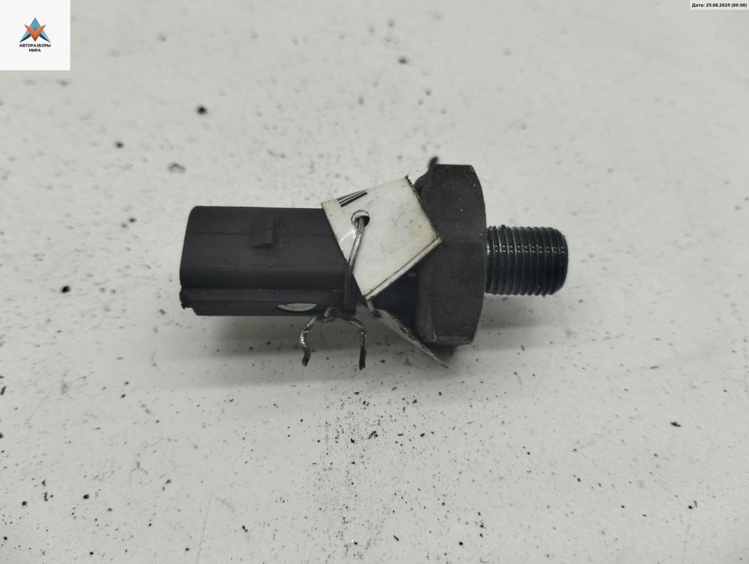 датчик давления масла Volkswagen Polo 4 поколение 2002, 1.4 л., бензин, МКПП, серый, хетчбэк 3 дв. - фото №1