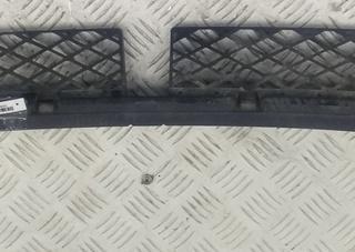 кронштейн заднего бампера Volkswagen Touareg 2 поколение 2010, 3.0 л., дизель, АКПП, серый, внедорожник 5 дв., 7P6807863