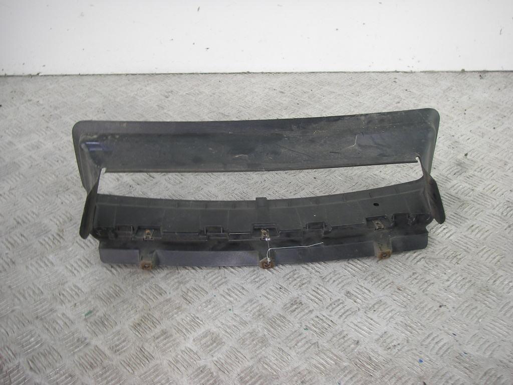 воздуховод BMW 1 E81/E87 2005, 2.0 л., дизель, МКПП, чёрный, хетчбэк 5 дв., 51647117629