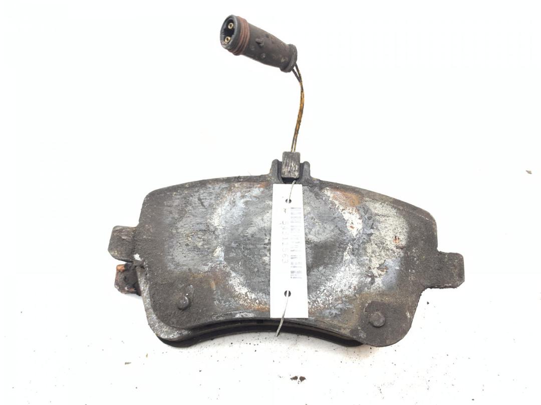 Колодки тормозные передние Mercedes-Benz C-Класс W203/S203/CL203 2003, 2.2 л., дизель, МКПП, чёрный, седан - фото №1