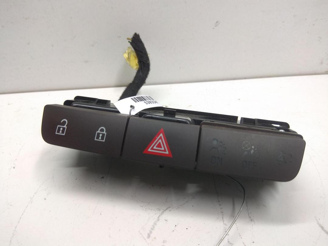 кнопка аварийной сигнализации Opel Insignia A 2011, 2.0 л., дизель, МКПП, чёрный, хетчбэк 5 дв., 13324595