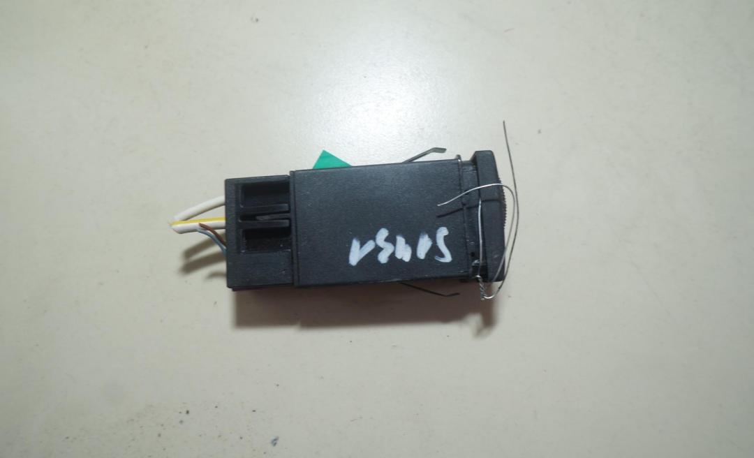 кнопка (выключатель) Audi A4 B5 1996, 2.6 л., бензин, АКПП, синий, седан, 4D0941503B