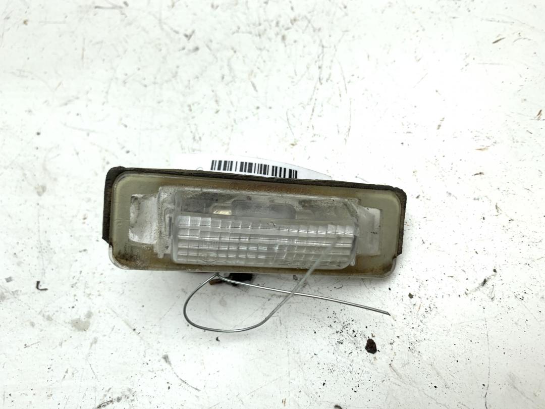 подсветка номера Mercedes-Benz C W202 1996, 1.8 л., бензин, МКПП, серый, седан, 2108200356