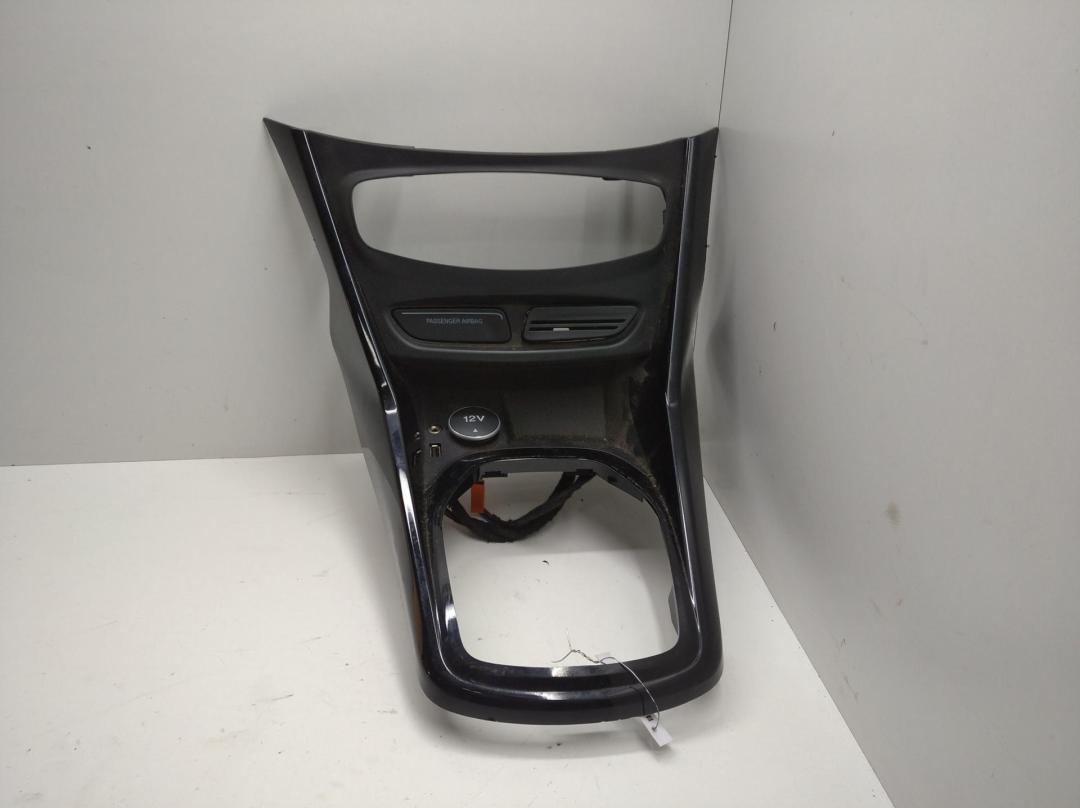 разъем AUX / USB Ford B-max 2013, 1.0 л., бензин, МКПП, красный, минивэн, AV11R-045H20-BDW