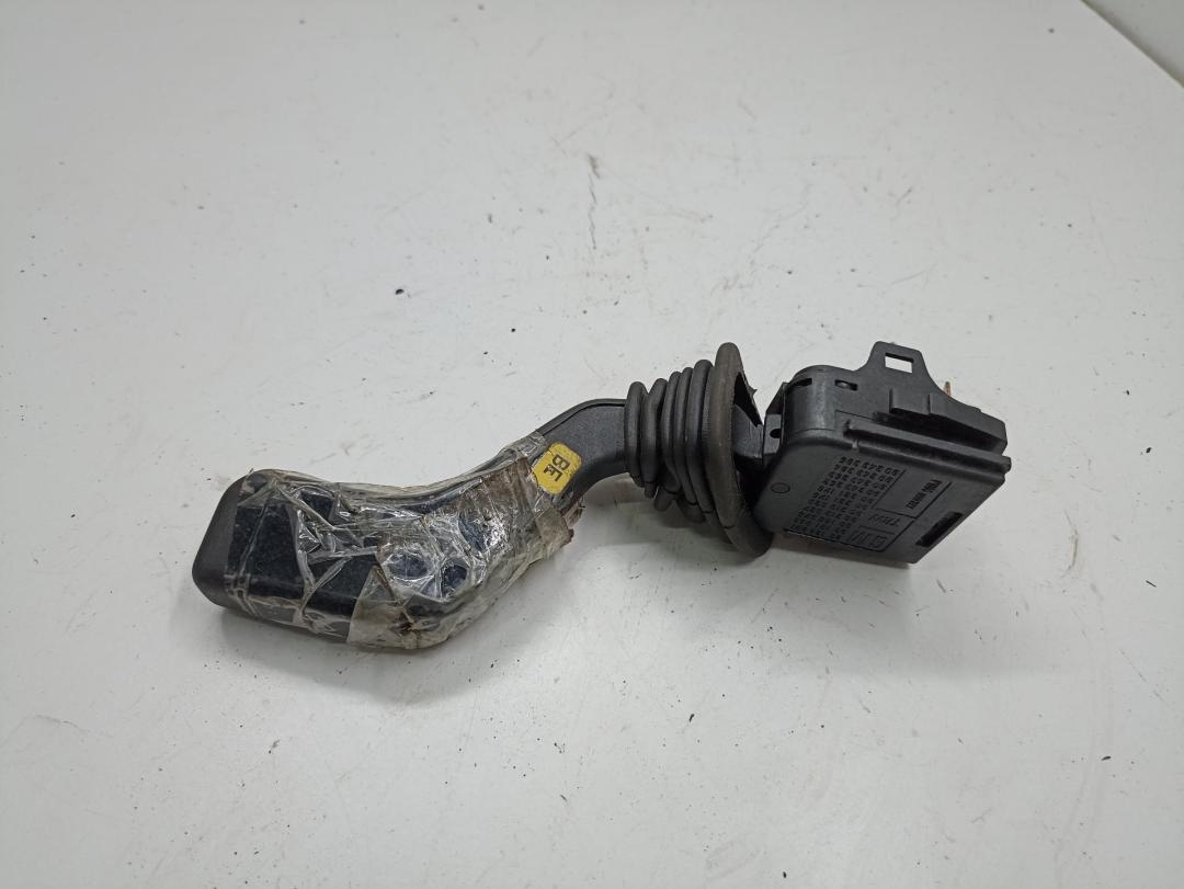переключатель дворников Opel Zafira A 1999, 1.6 л., бензин, МКПП, красный, минивэн, 90124931