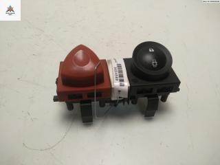 кнопка аварийной сигнализации Renault Megane 2 поколение 2003, 1.4 л., бензин, МКПП, серый, хетчбэк 5 дв., 8200095493