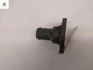 фланец (тройник) системы охлаждения Volkswagen Passat B3 1992, 1.8 л., бензин, МКПП, красный, универсал