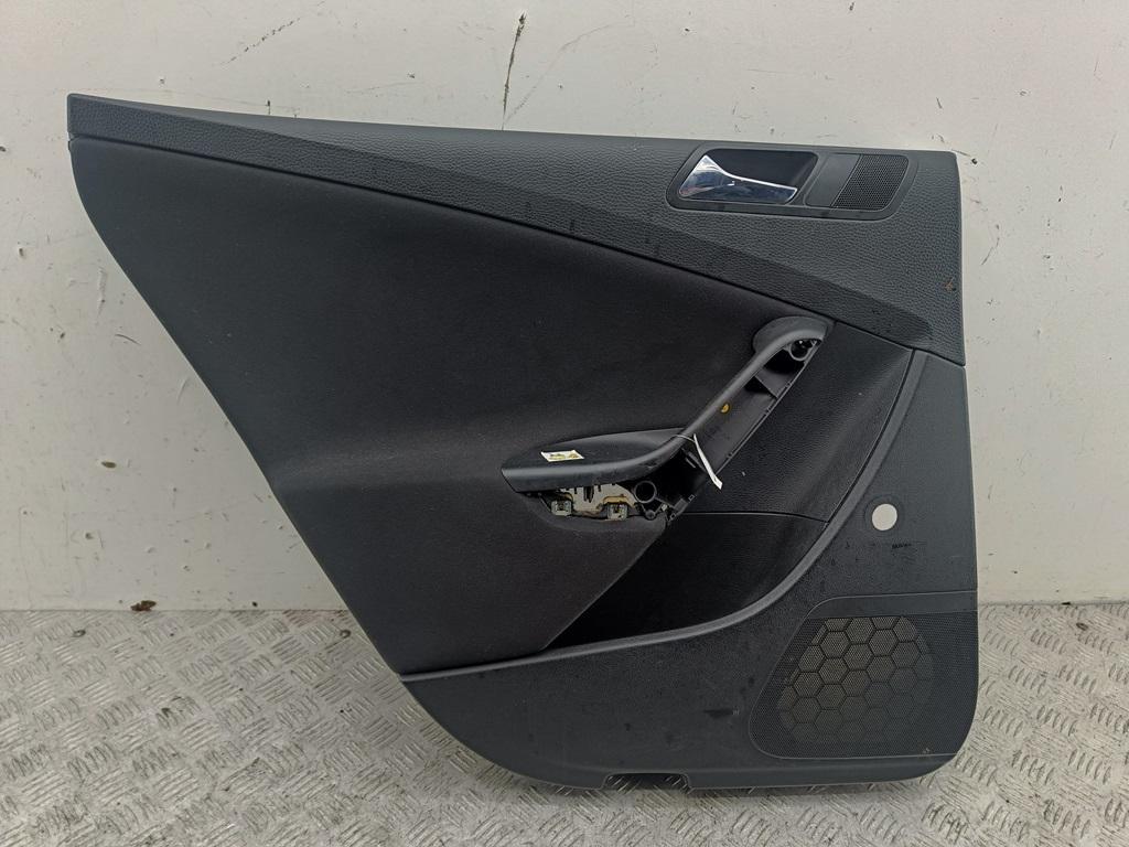 обшивка двери задняя левая Volkswagen Passat B6 2005, 1.6 л., бензин, МКПП, синий, универсал, 3C5867211 - фото №1