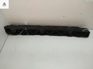 кронштейн заднего бампера Skoda Fabia 2 поколение (5J) [рестайлинг] 2010, 1.2 л., бензин, МКПП, красный, хетчбэк 5 дв., 5J6807864