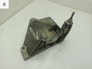 кронштейн гидроусилителя Renault Megane 1 поколение 1996, 1.6 л., бензин, МКПП, красный, хетчбэк 5 дв., 7700271173