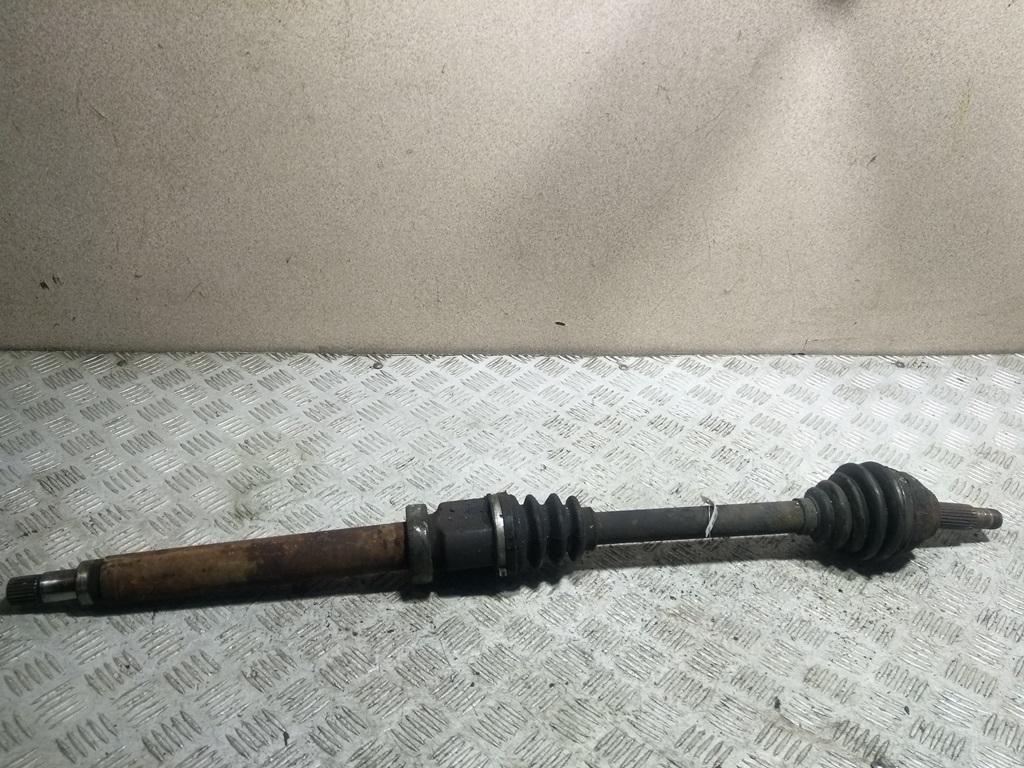 полуось передняя правая (приводной вал, ШРУС) Ford Focus I 1998, 1.8 л., бензин, МКПП, зелёный, хетчбэк 5 дв.