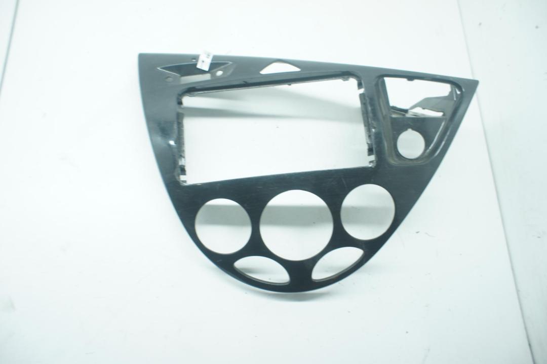 рамка под магнитолу Ford Focus I 2003, 2.0 л., бензин, МКПП, серый, седан, 98ABAO46A04BEW