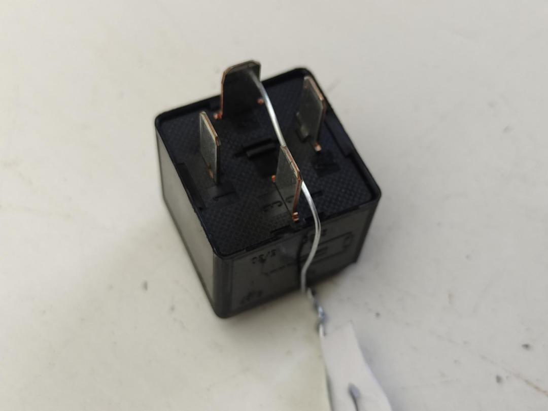 реле (прочие) Mercedes-Benz E-Класс W210/S210 1997, 3.2 л., бензин, АКПП, чёрный, универсал, 0025421319 - фото №1