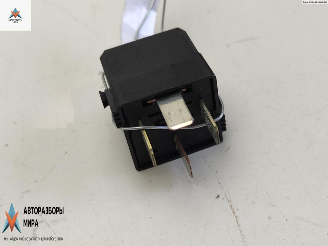 реле (прочие) Mercedes-Benz E-Класс W210/S210 1997, 3.2 л., бензин, АКПП, зелёный, универсал, 0025427219 - фото №1