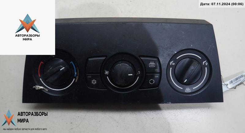 блок управления печки / климат-контроля BMW 3 серия E90/E91/E92/E93 2005, 2.0 л., бензин, МКПП, чёрный, седан, 64116960860 - фото №1