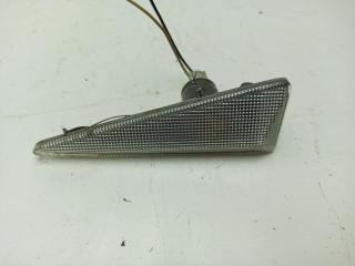 повторитель передний правый Renault Scenic 2 поколение 2005, 2.0 л., бензин, МКПП, красный, минивэн, 8200027151