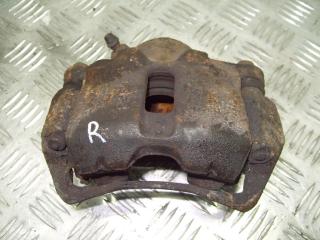 суппорт передний правый Nissan Primera P11 1997, 2.0 л., бензин, МКПП, красный, хетчбэк 5 дв.