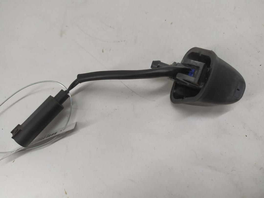 форсунка омывателя лобового стекла BMW 3 серия E90/E91/E92/E93 2007, 2.0 л., дизель, МКПП, жёлтый, универсал, 8365385 - фото №1