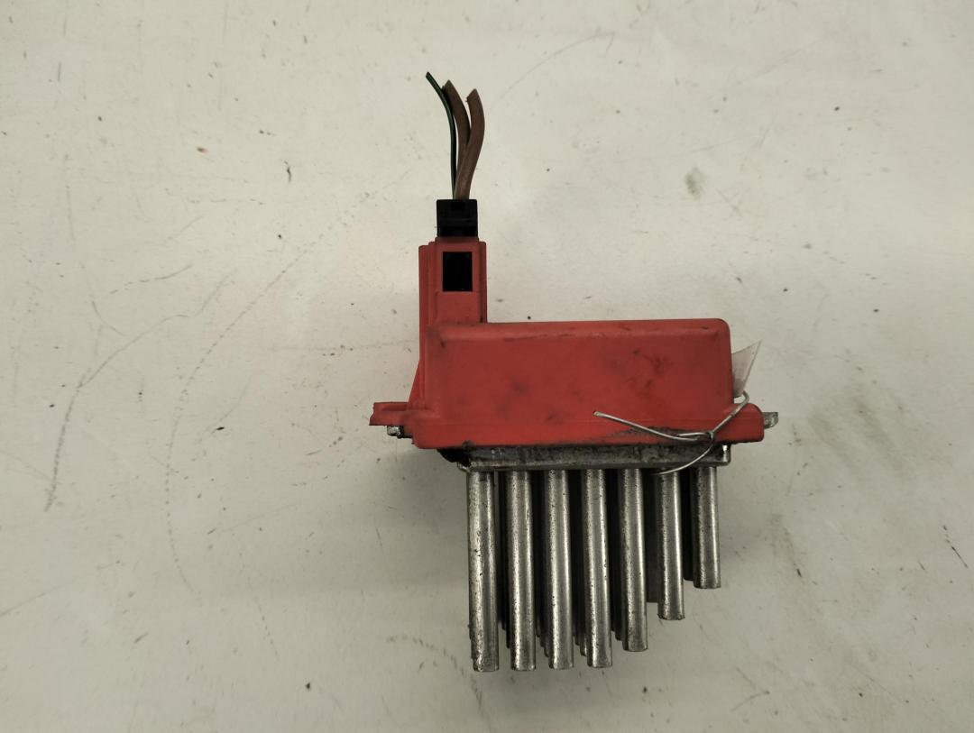 сопротивление печки Volkswagen Bora 1999, 1.9 л., дизель, МКПП, серый, седан, 1J0907521