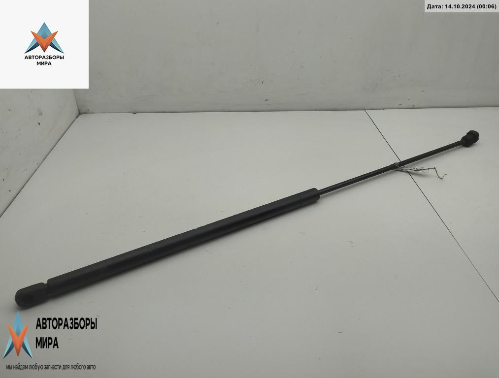 амортизатор капота Volkswagen Passat B5 1997, универсал, 3B0823359A - фото №1