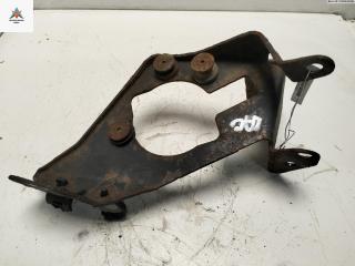 кронштейн (крепление) Renault Laguna 1 поколение [рестайлинг] 2000, 2.0 л., бензин, МКПП, серый, универсал, 420722