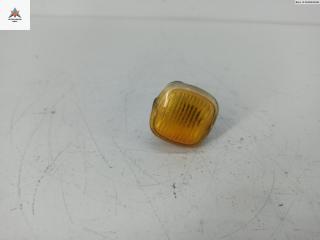 повторитель передний правый Audi A4 B5 1997, 1.8 л., бензин, МКПП, красный, универсал, 4D0949127B