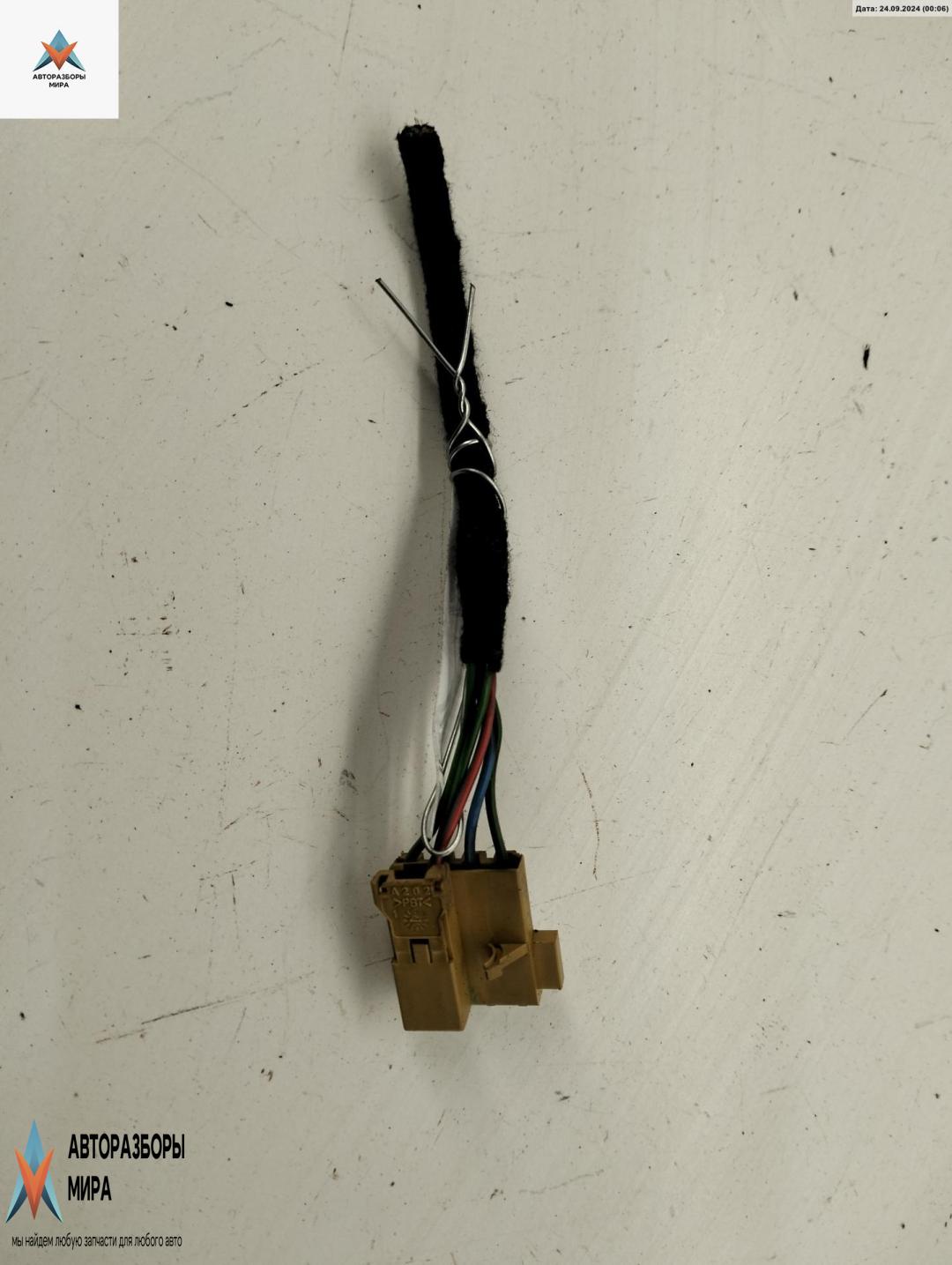 разъем (фишка) проводки Volkswagen Golf 4 поколение 1999, 1.9 л., дизель, МКПП, серый, универсал, 1J0973333A - фото №1