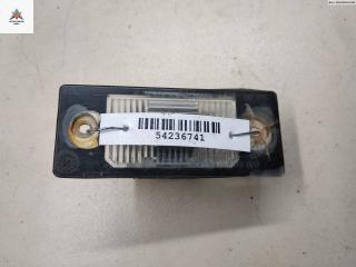 подсветка номера Volkswagen Bora 1 поколение 1999, 2.0 л., бензин, МКПП, жёлтый, седан, 1J5943021