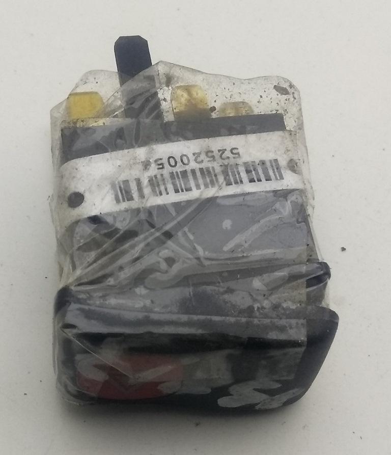 кнопка аварийной сигнализации Volkswagen Polo 3 поколение 1997, 1.9 л., дизель, МКПП, синий, универсал, 6N1953235 - фото №1