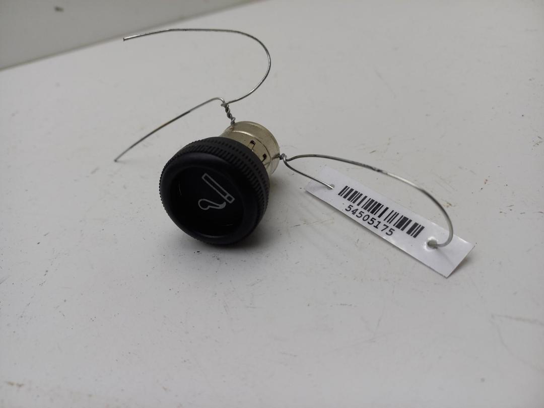 прикуриватель Opel Astra G 1999, 1.6 л., бензин, МКПП, красный, хетчбэк 5 дв. - фото №1