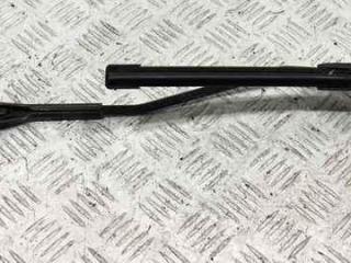 Щеткодержатель (поводок стеклоочистителя) передний Citroen Saxo 1 поколение [рестайлинг] 2002, 1.1 л., бензин, МКПП, серый, хетчбэк 3 дв.