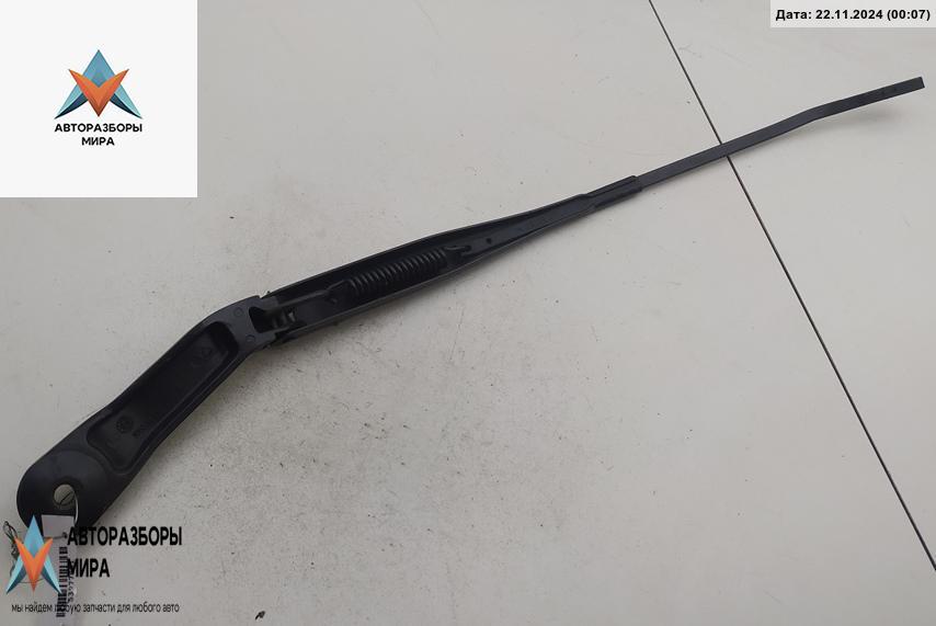 Щеткодержатель (поводок стеклоочистителя) передний Opel Meriva 1 поколение (A) 2004, 1.7 л., дизель, МКПП, серый, минивэн, 13139725 - фото №1