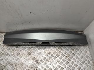 Молдинг крышки (двери) багажника Renault Megane 2 поколение 2003, 1.4 л., бензин, МКПП, серый, хетчбэк 5 дв.