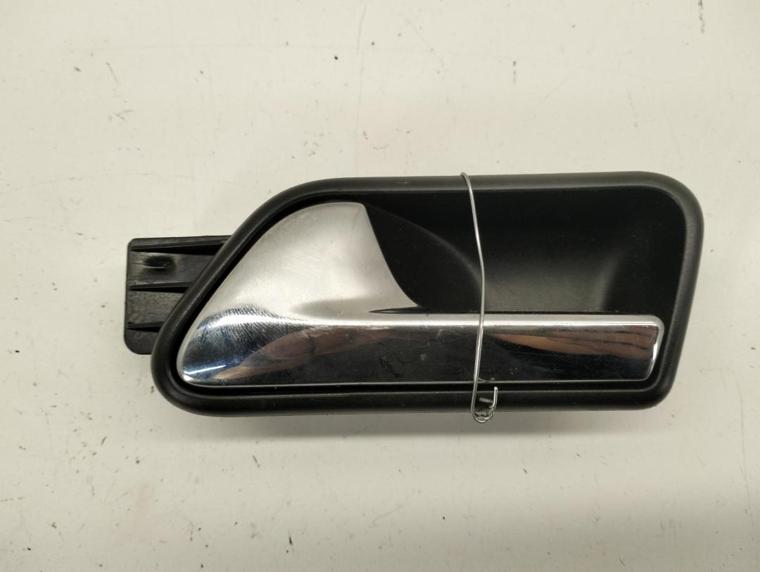 ручка внутренняя задняя левая Volkswagen Touran 2003, 1.9 л., дизель, МКПП, серый, минивэн, 1T0839113B