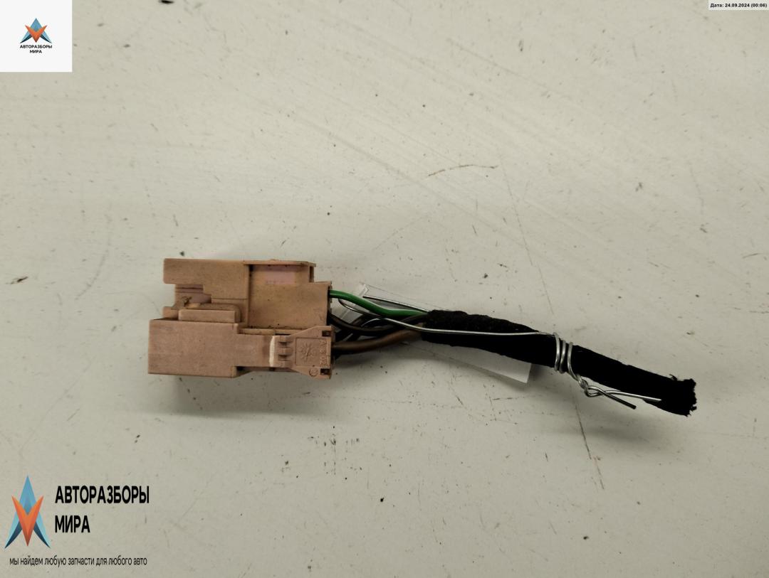 разъем (фишка) проводки Volkswagen Golf 4 поколение 1999, 1.9 л., дизель, МКПП, серый, универсал, 1J0973303M - фото №1