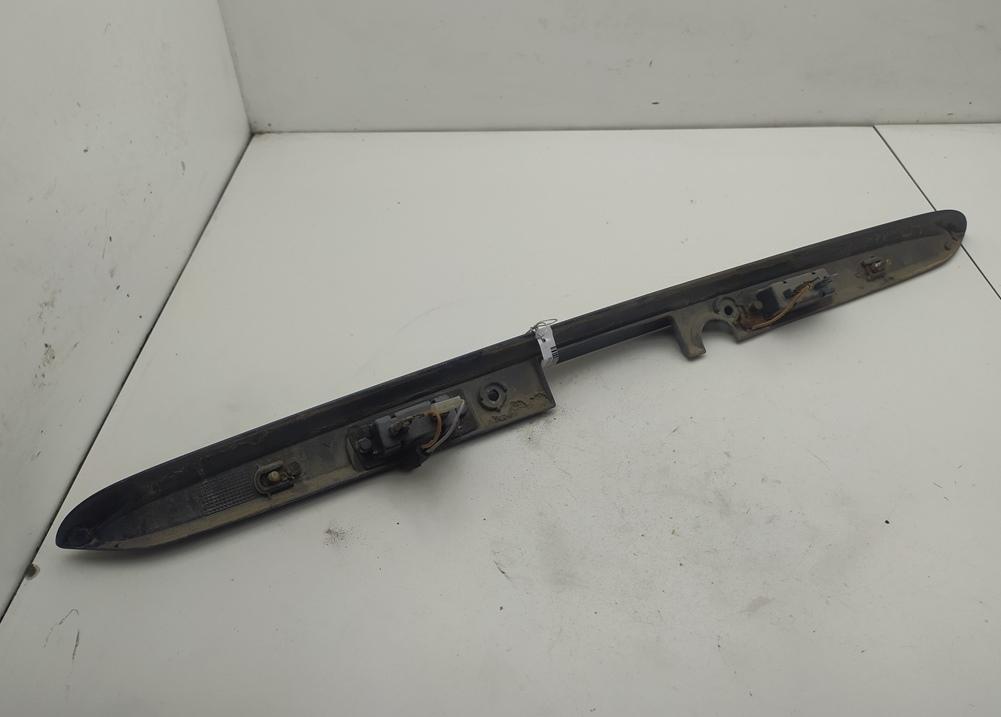 накладка подсветки номера Mercedes-Benz E-Класс W210/S210 1998, 2.4 л., бензин, АКПП, синий, универсал, 2028200456 - фото №1