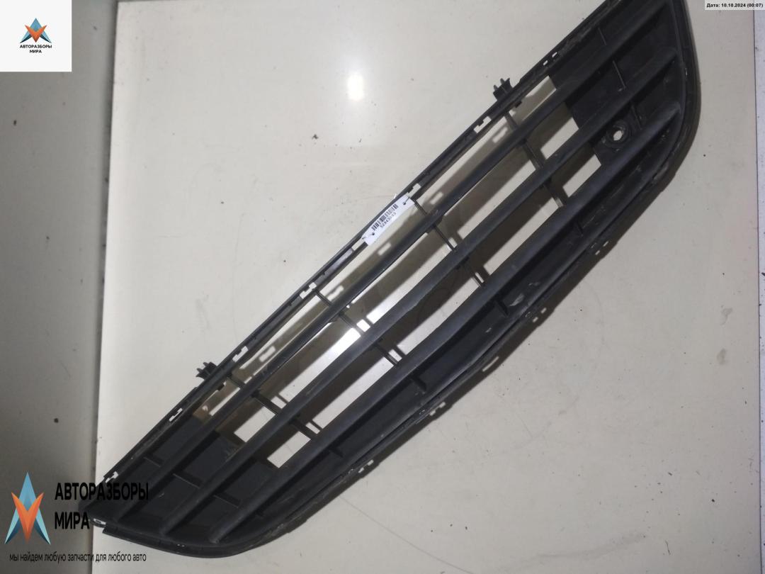 заглушка (решетка) в бампер Opel Corsa D 2007, 1.4 л., бензин, МКПП, чёрный, хетчбэк 5 дв., 13179958 - фото №1