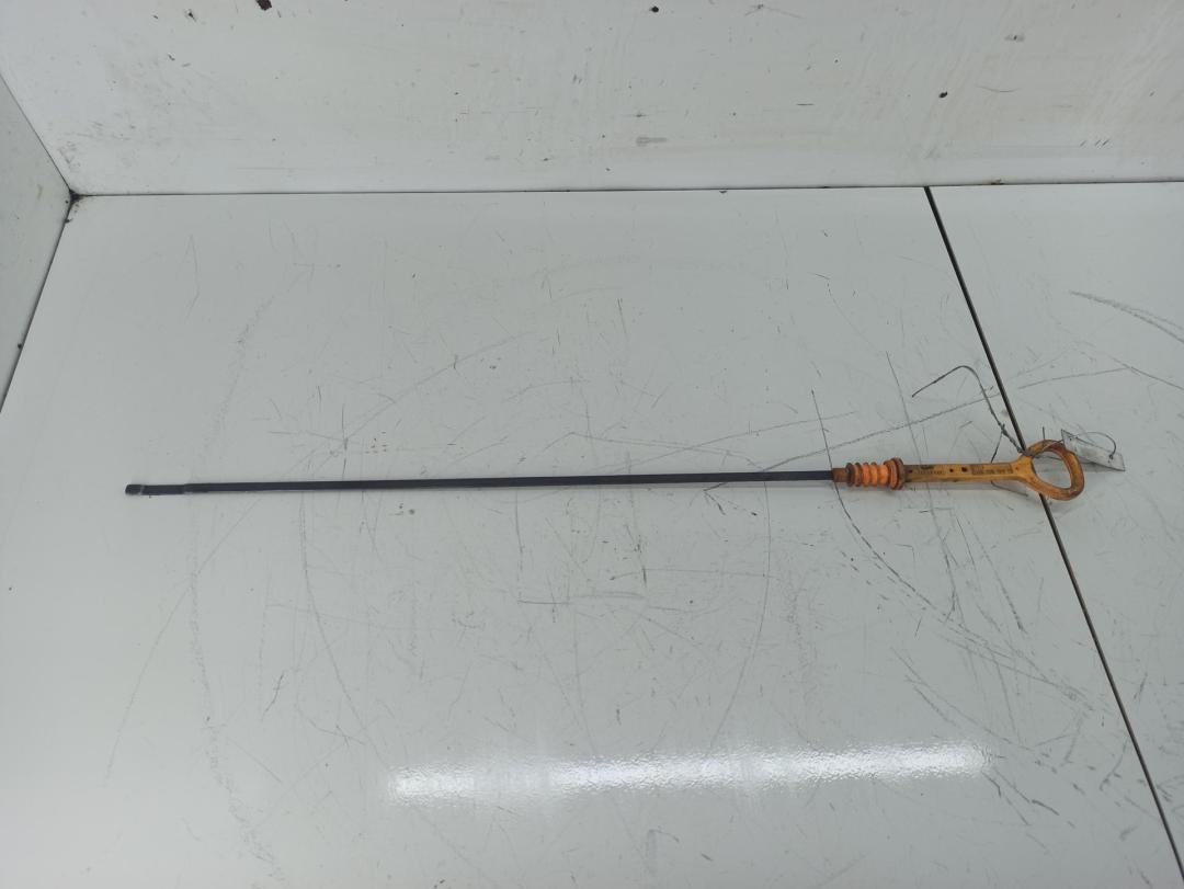 щуп двигателя Audi 80 B4 1993, 2.0 л., бензин, МКПП, красный, седан, 053115611B