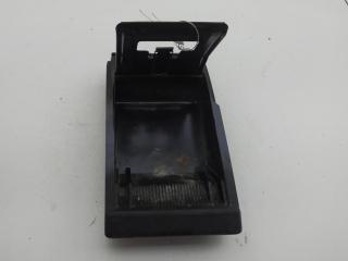 пепельница Volkswagen Polo 3 поколение 1998, 1.4 л., бензин, МКПП, красный, универсал, 6K0857952A
