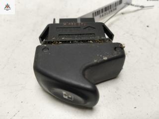 кнопка стеклоподъемника переднего правого Renault Megane 1 поколение [рестайлинг] 2002, 1.4 л., бензин, МКПП, красный, хетчбэк 5 дв., 429999