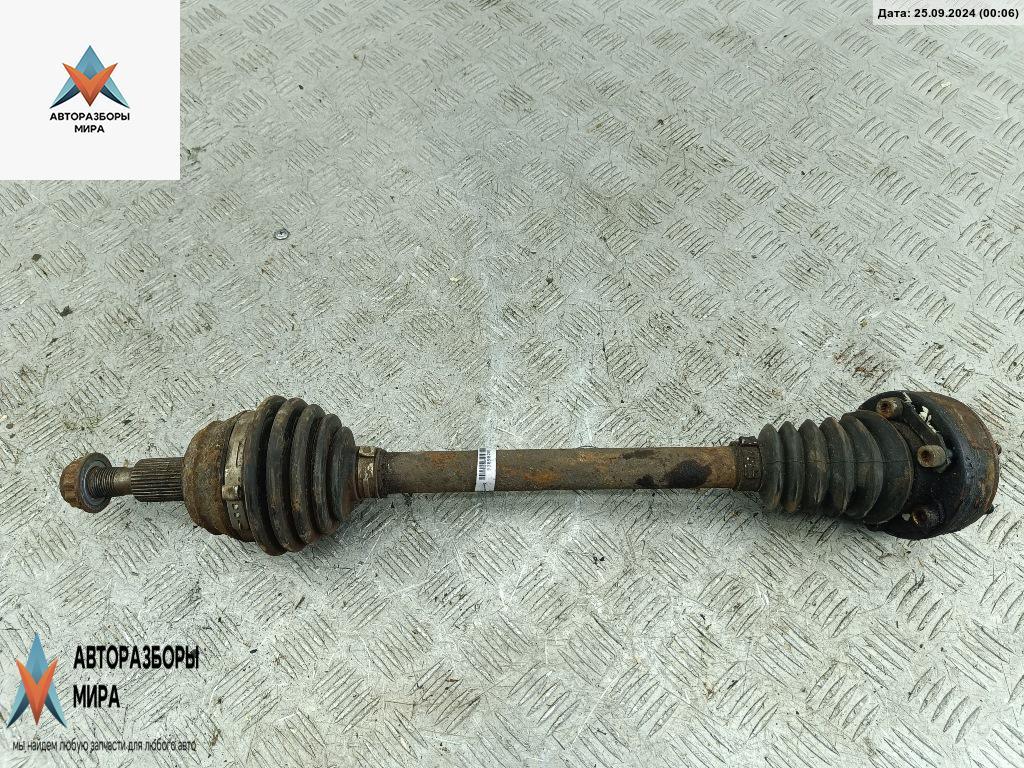 полуось передняя левая (приводной вал, ШРУС) Volkswagen Golf 4 поколение 1999, 1.4 л., бензин, МКПП, синий, хетчбэк 3 дв. - фото №1