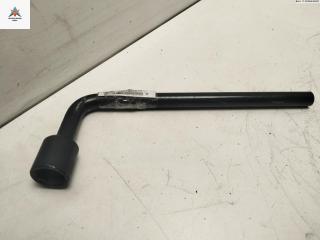 ключ колесный (балонный) Renault Laguna 2 поколение 2002, 1.9 л., дизель, МКПП, зелёный, универсал, 8200002315