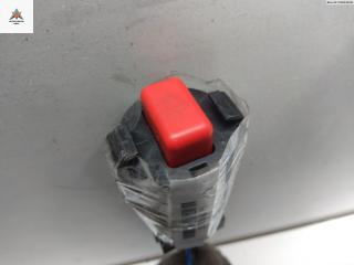 кнопка аварийной сигнализации Opel Ascona C 1987, 1.6 л., бензин, МКПП, красный, хетчбэк 5 дв., 90069102