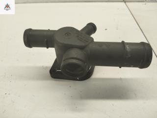 фланец (тройник) системы охлаждения Volkswagen New Beetle 2000, 1.6 л., бензин, МКПП, чёрный, хетчбэк 3 дв., 06A121133AC