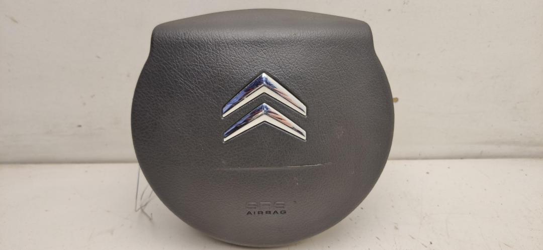 подушка безопасности водителя Citroen C4 1 поколение 2004, 1.6 л., дизель, МКПП, чёрный, хетчбэк 3 дв., 96471578ZD - фото №1