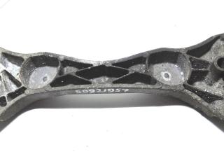 кронштейн КПП BMW 1 серия E81/E82/E87/E88 [рестайлинг] 2008, 2.0 л., дизель, МКПП, чёрный, хетчбэк 5 дв., 6778033