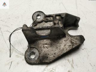 кронштейн (крепление) Renault Scenic 2 поколение [рестайлинг] 2007, 1.6 л., бензин, МКПП, чёрный, минивэн, 8200277971